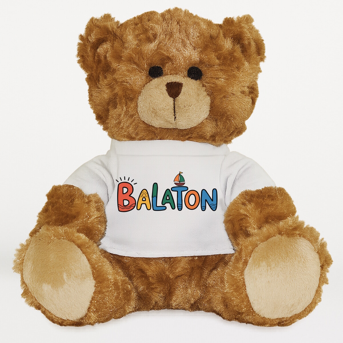 Plüssmaci egyedi pólóval