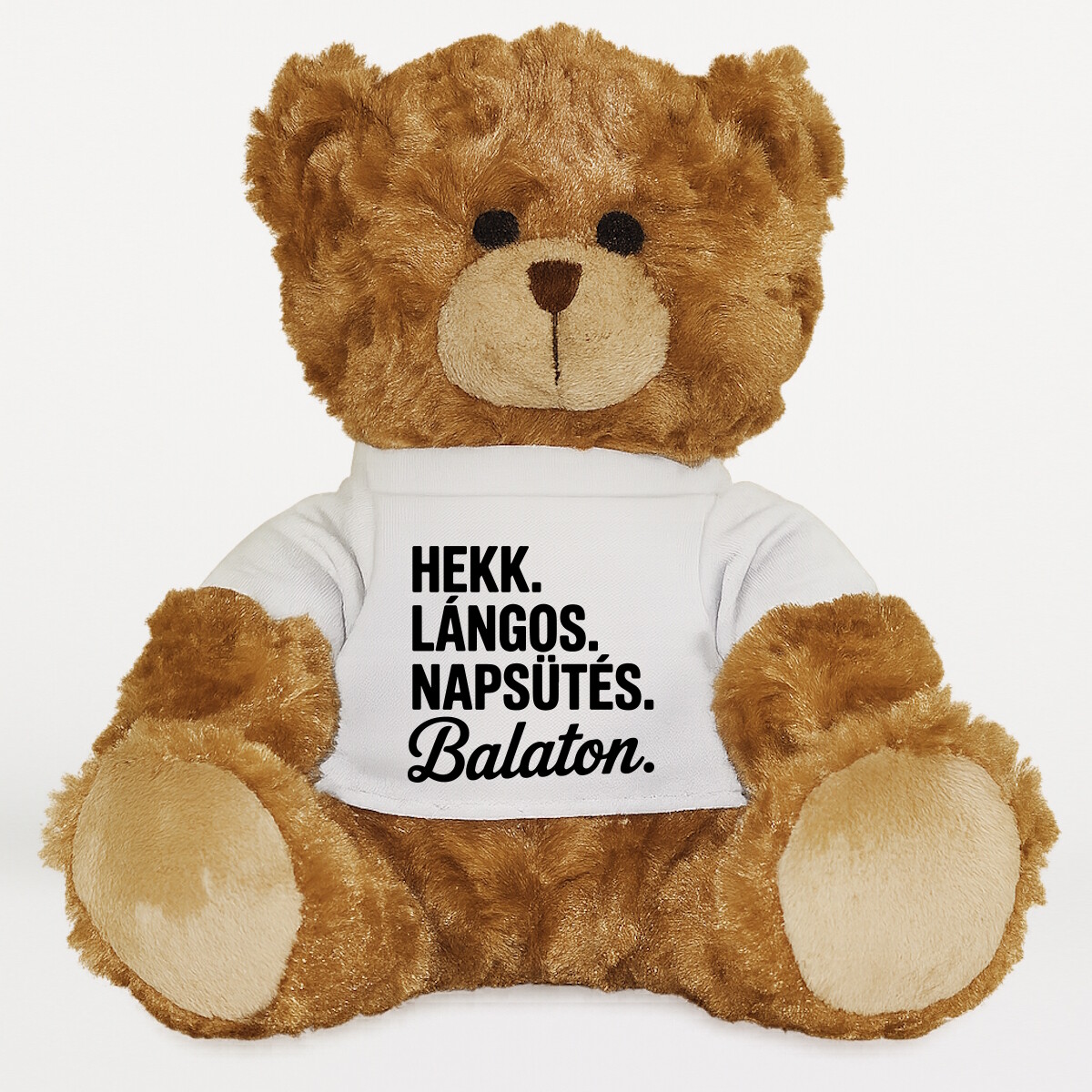 Plüssmaci egyedi pólóval