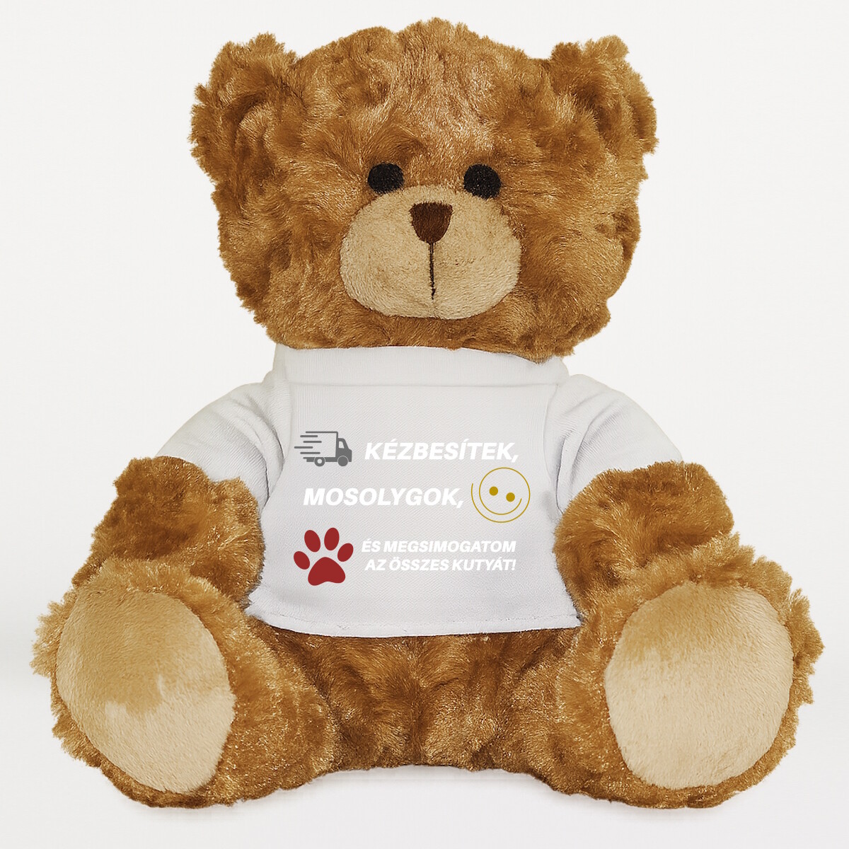 Plüssmaci egyedi pólóval
