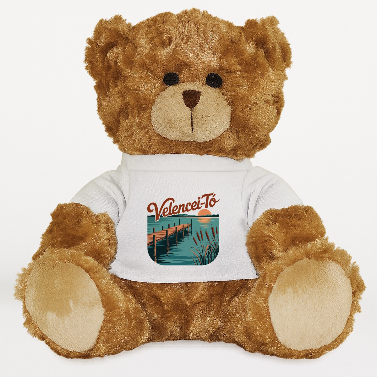 Plüssmaci egyedi pólóval