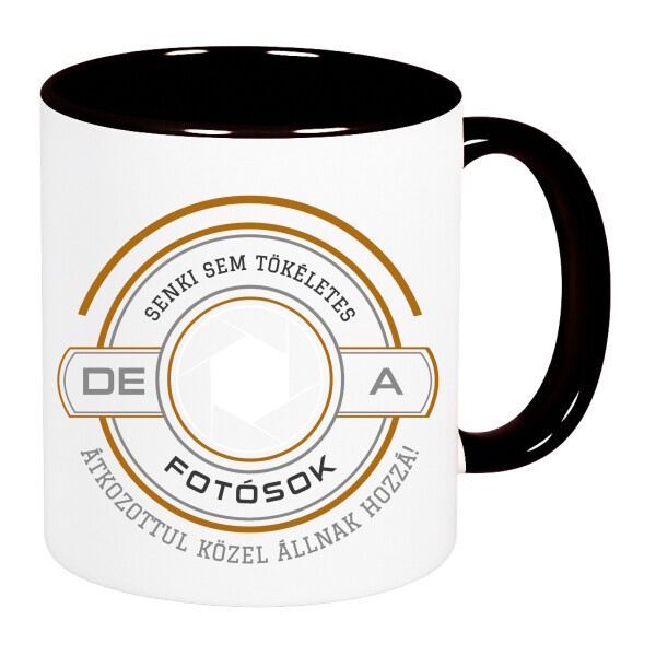 Színes fülű és belsejű bögre