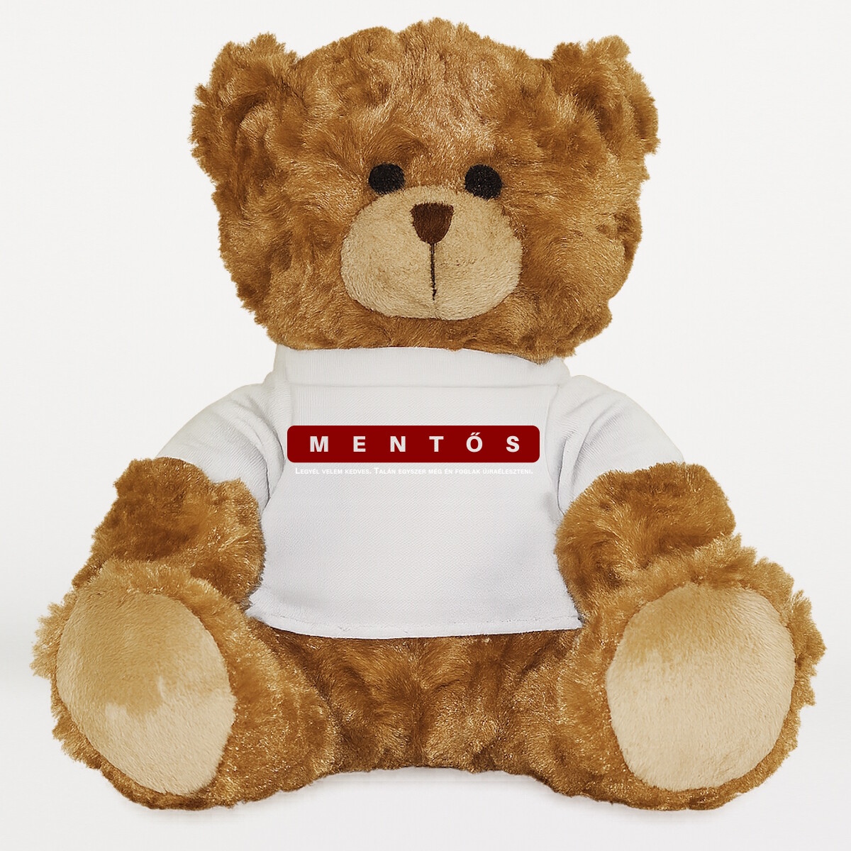 Plüssmaci egyedi pólóval