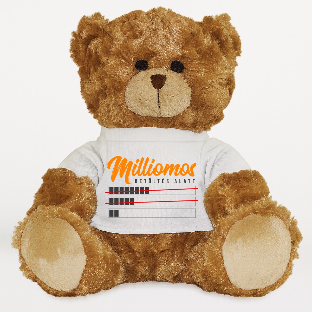 Plüssmaci egyedi pólóval