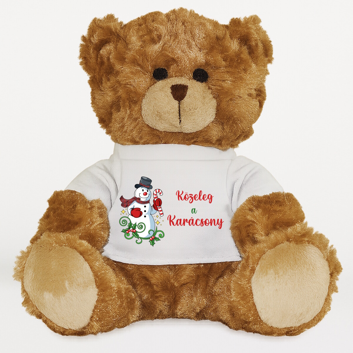 Plüssmaci egyedi pólóval
