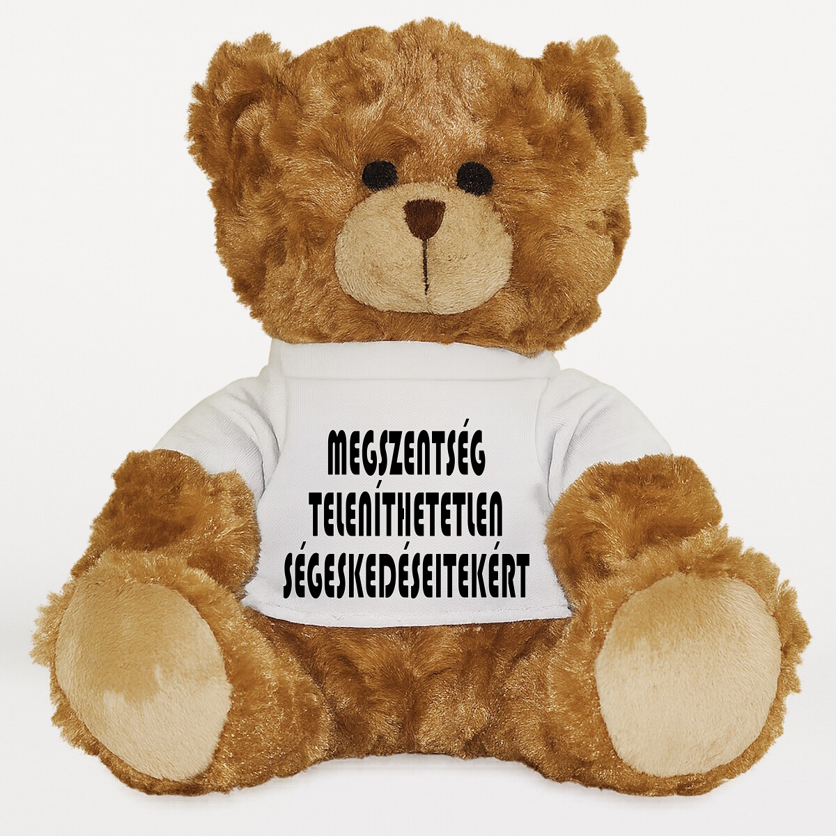 Plüssmaci egyedi pólóval