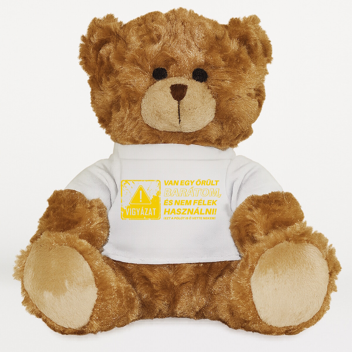 Plüssmaci egyedi pólóval