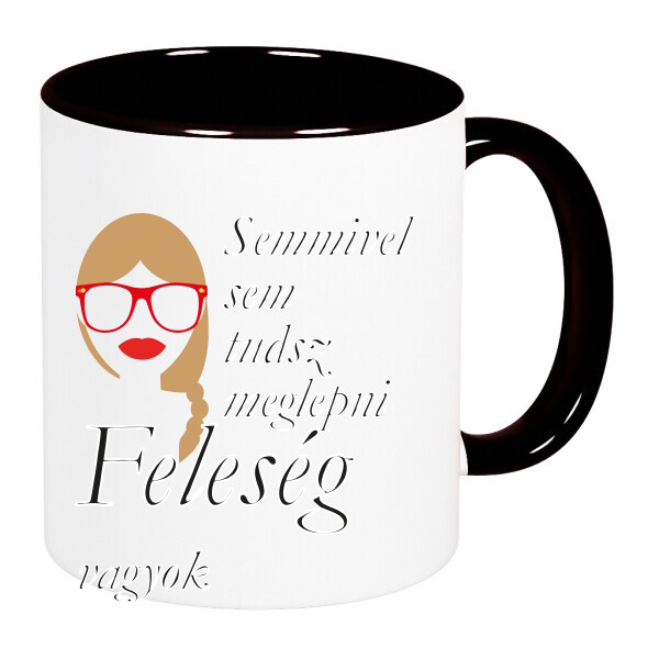 Színes fülű és belsejű bögre