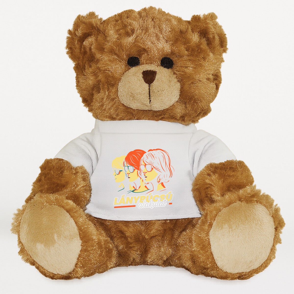 Plüssmaci egyedi pólóval