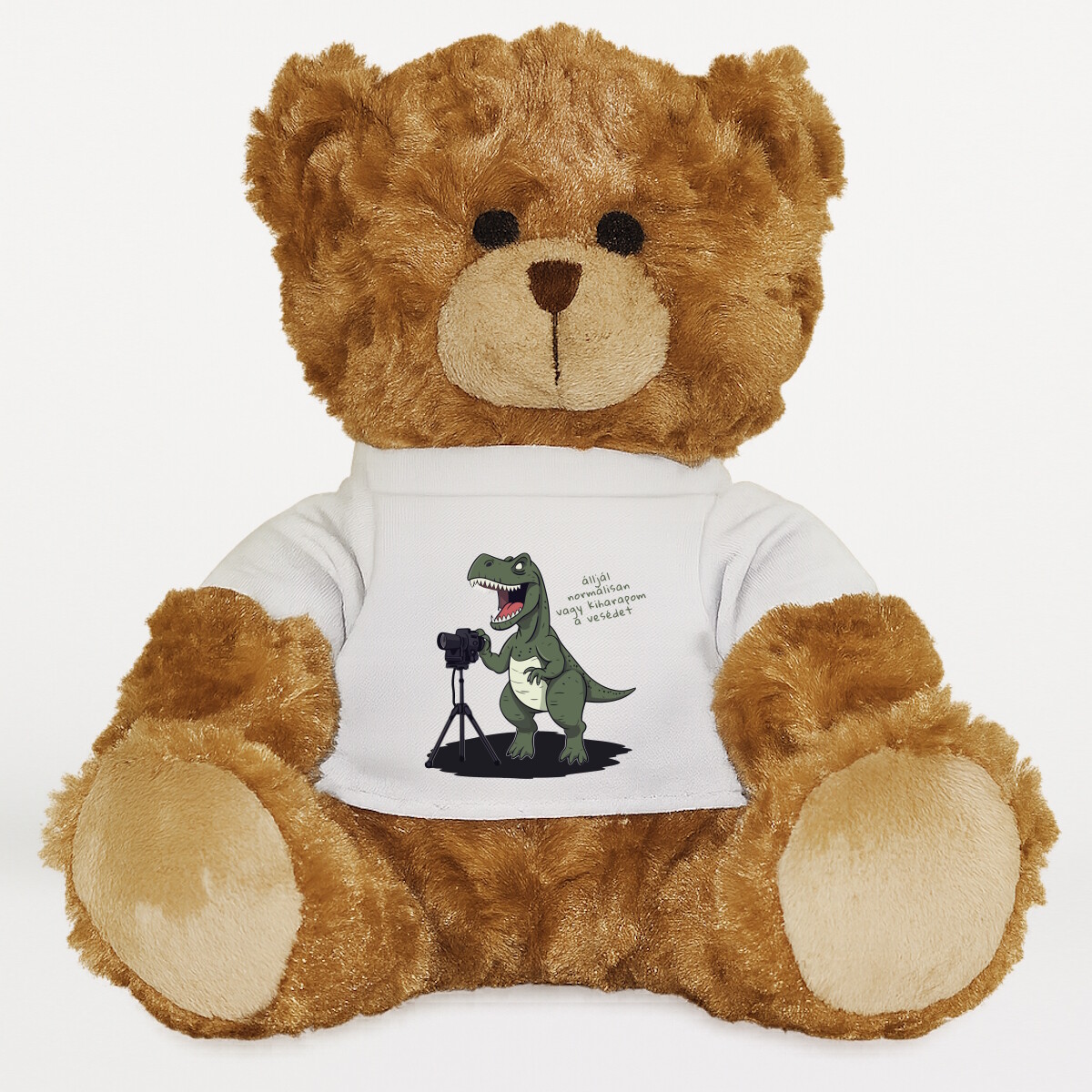 Plüssmaci egyedi pólóval