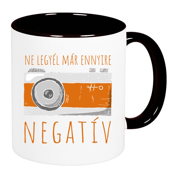 Színes fülű és belsejű bögre