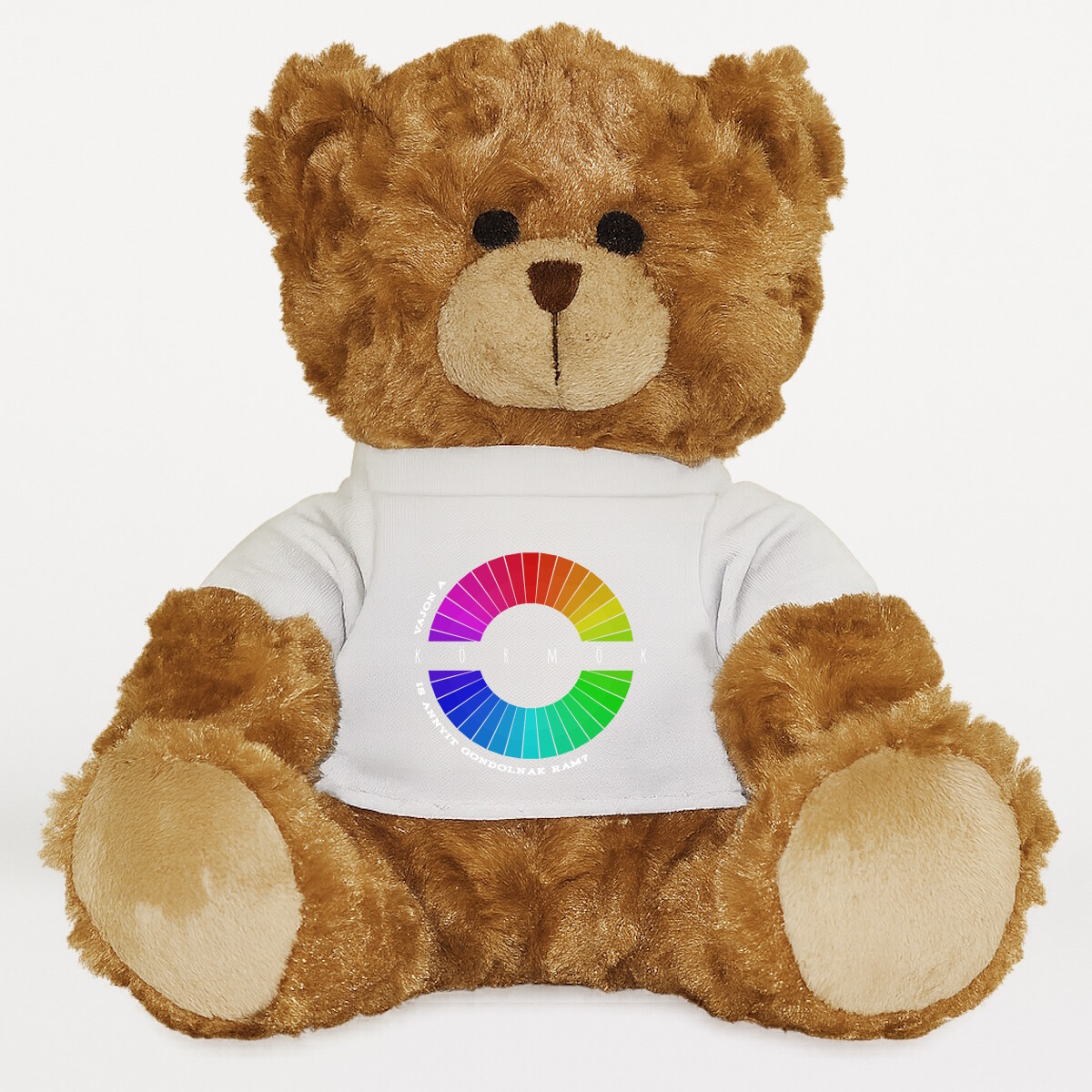 Plüssmaci egyedi pólóval