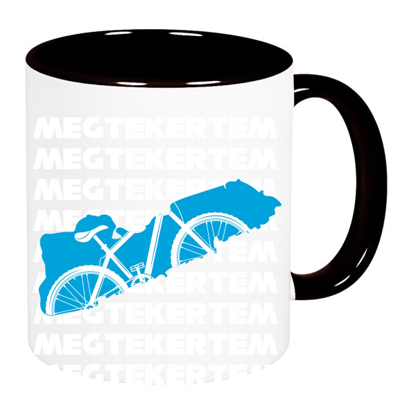 Színes fülű és belsejű bögre