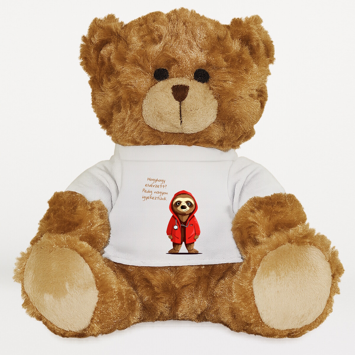 Plüssmaci egyedi pólóval