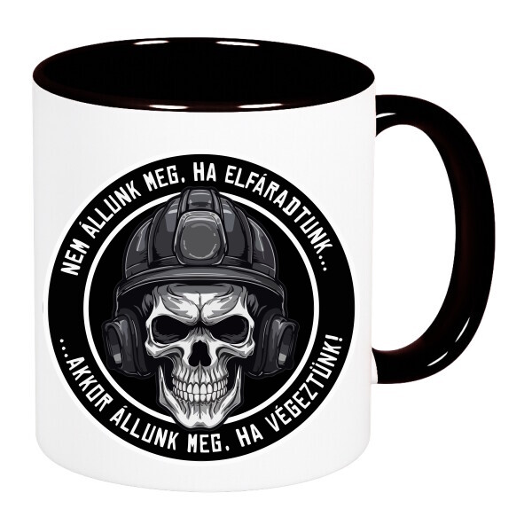 Színes fülű és belsejű bögre