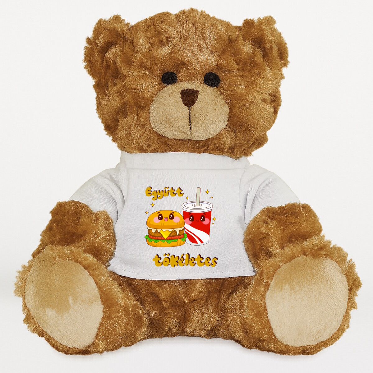 Plüssmaci egyedi pólóval